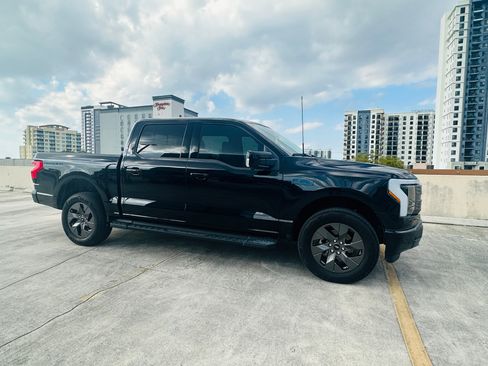 Used 2024 Ford F150 Lightning Lariat image 13