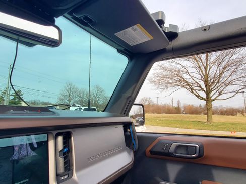 Used 2023 Ford Bronco Outer Banks image 2