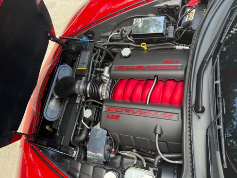 Used 2005 Chevrolet Corvette Coupe w/ Preferred Equipment Group RWD image 8
