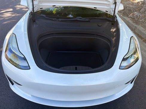 Used 2018 Tesla Model 3 Mid Range RWD image 29