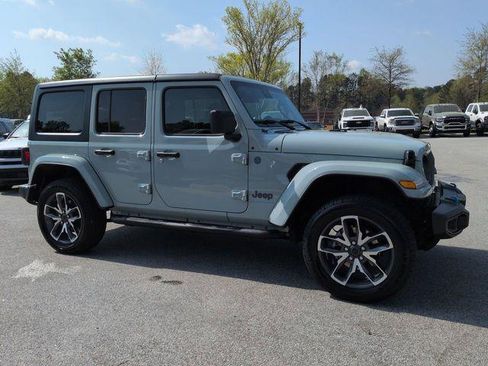 Used 2024 Jeep Wrangler Unlimited AWD/4WD image 1