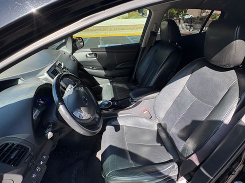 Used 2013 Nissan Leaf SL FWD image 11