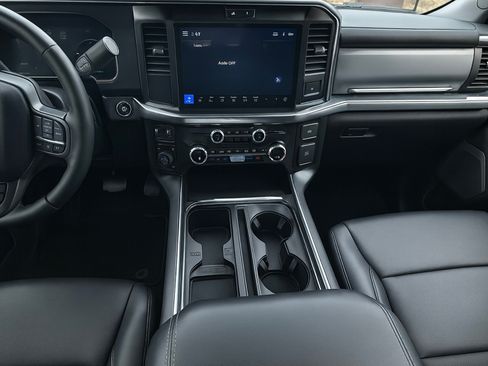 Used 2026 Ford F250 Lariat w/ FX4 Off-Road Package image 8