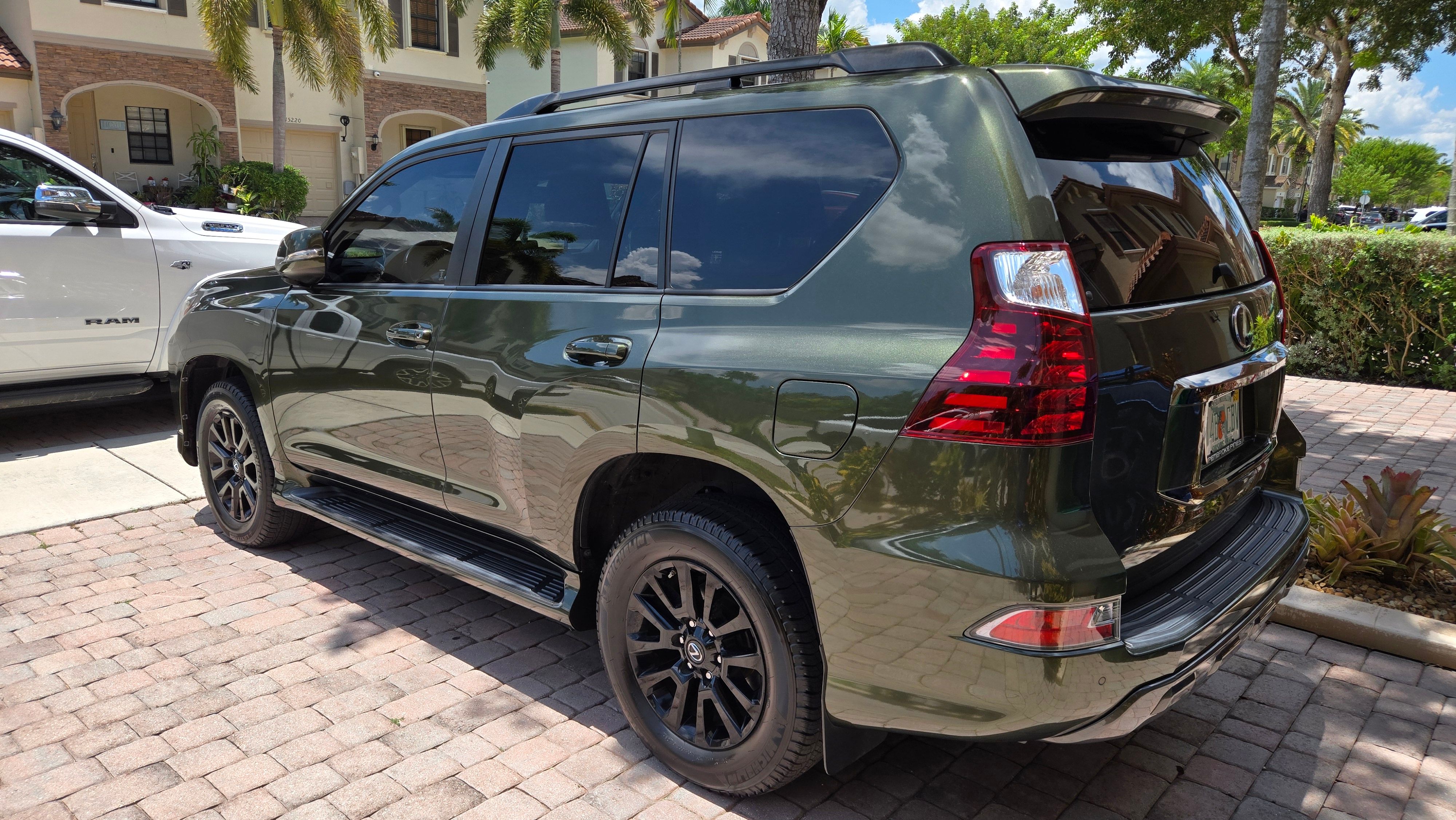 Used 2022 Lexus GX 460 w/ Black Line Special Edition AWD/4WD image 4