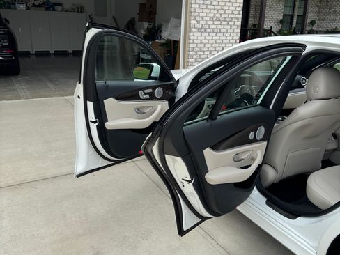 Used 2020 Mercedes-Benz E 350 Sedan image 23