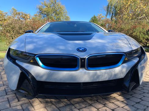 Used 2016 BMW i8 image 6