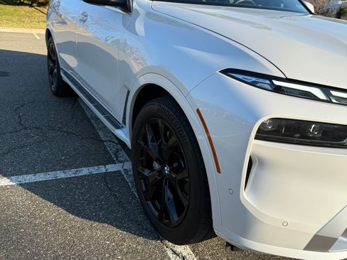 Used 2023 BMW X7 xDrive40i w/ Premium Package image 4