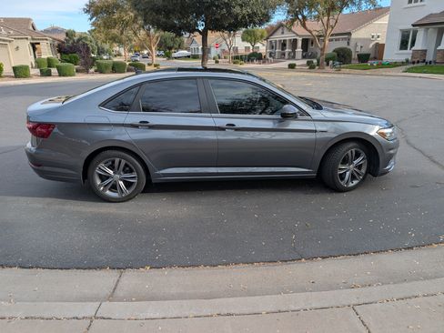 Used 2020 Volkswagen Jetta R-Line w/ R-Line Cold Weather Package image 5