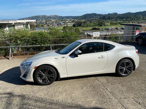 Used 2013 Scion FR-S RWD image 4