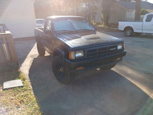 Used 1992 MAZDA B-Series Pickup 4x4 Regular Cab B2600i image 5