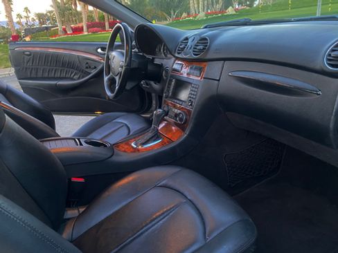 Used 2008 Mercedes-Benz CLK 350 Coupe image 10
