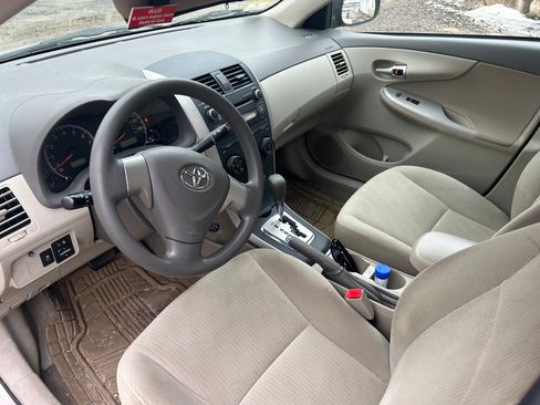 Used 2010 Toyota Corolla image 4