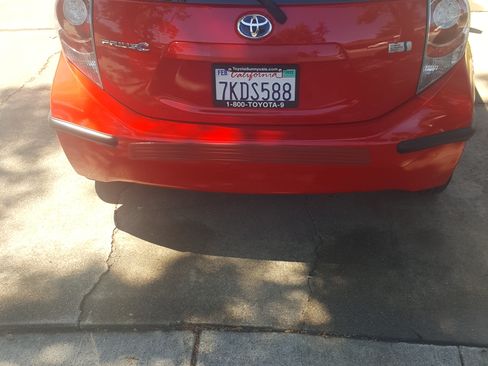 Used 2014 Toyota Prius C One image 12