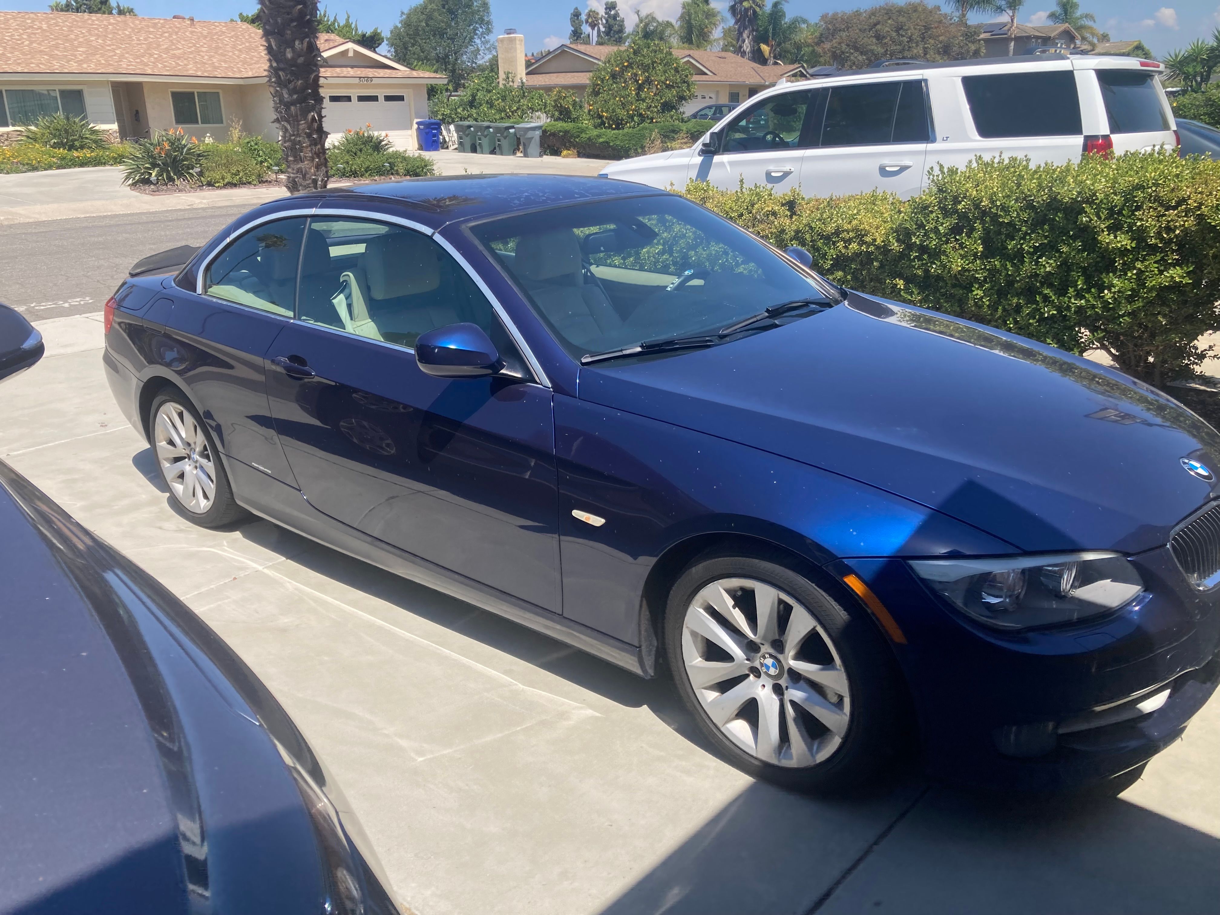 Used 2011 BMW 328i Convertible RWD image 2
