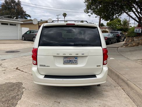 Used 2012 Dodge Grand Caravan SXT image 13