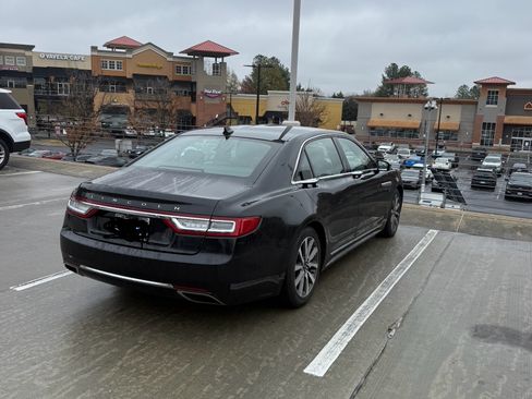 Used 2020 Lincoln Continental image 4