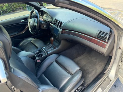 Used 2005 BMW 330Ci Convertible image 16
