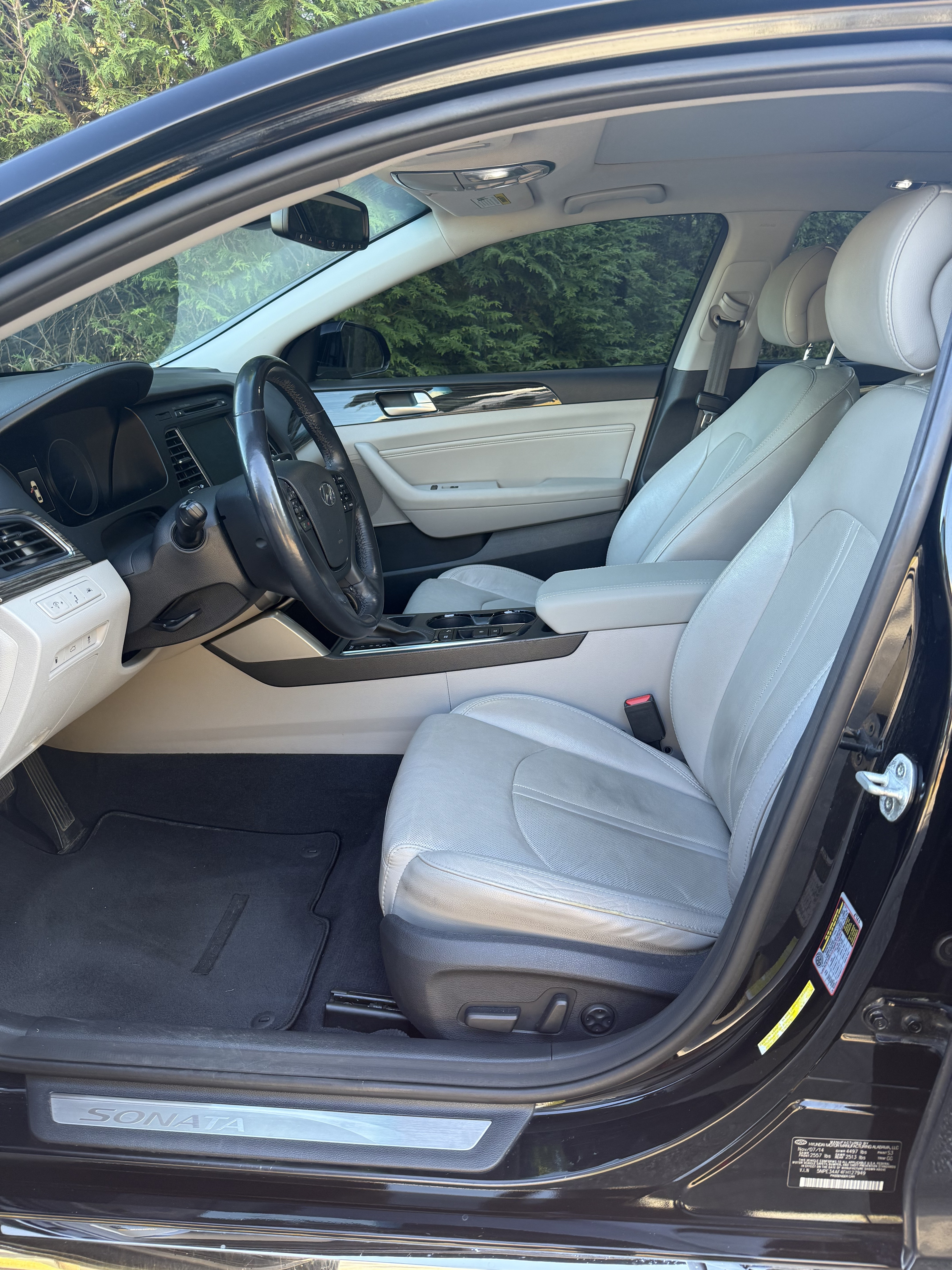 Used 2015 Hyundai Sonata Limited w/ Option Group 06 FWD image 12