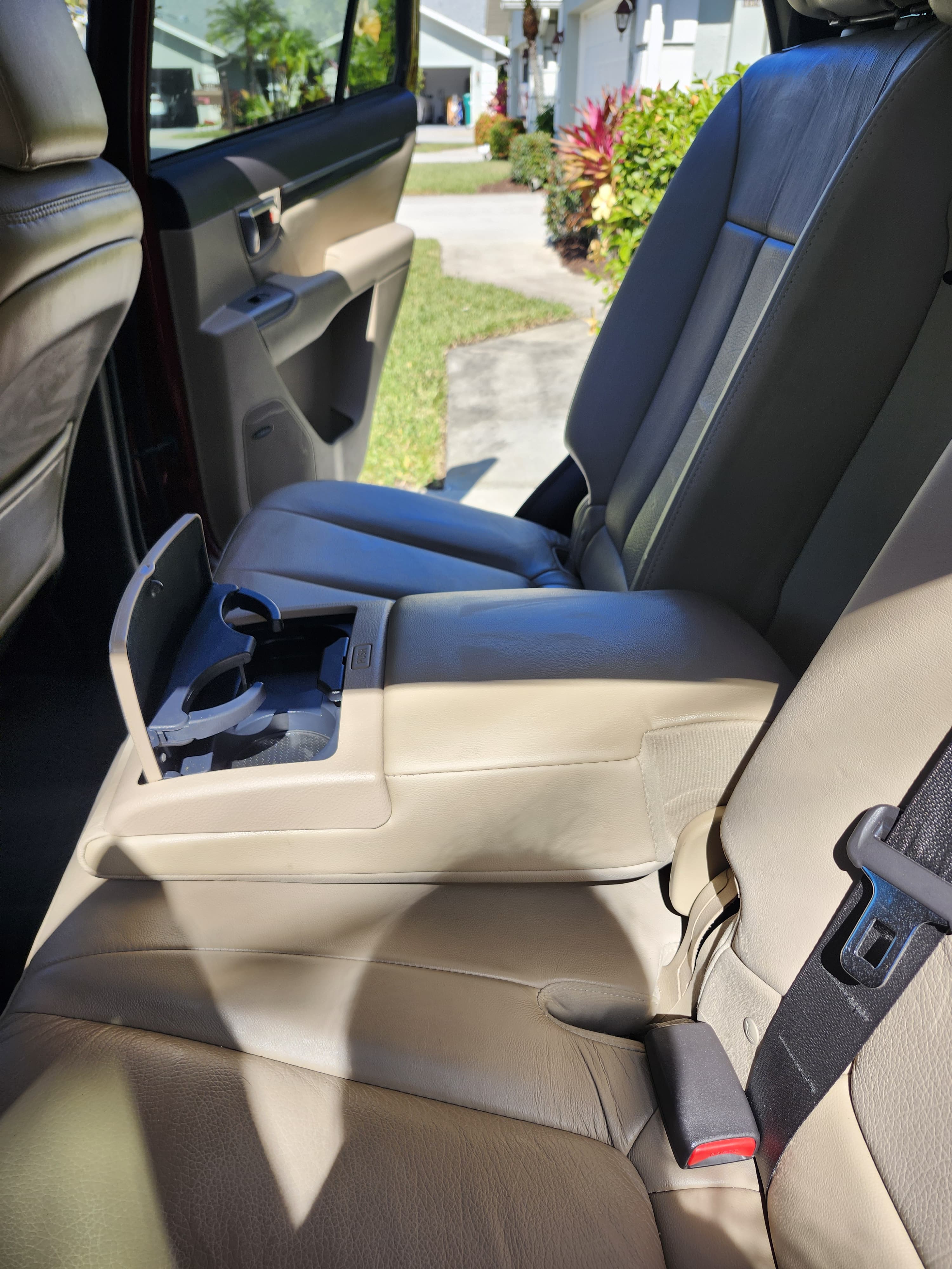 Used 2011 Hyundai Santa Fe Limited FWD image 12