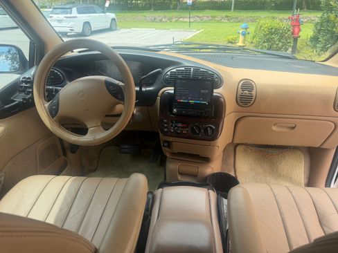 Used 1996 Dodge Caravan ES FWD image 11