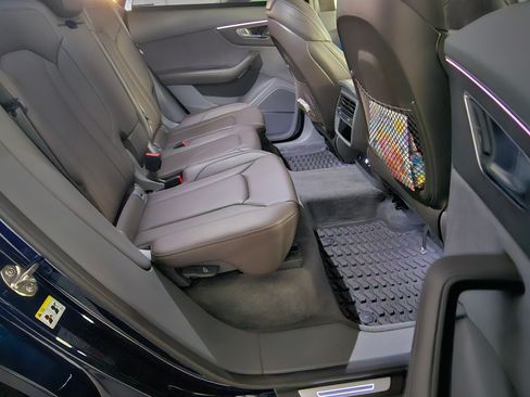 Used 2019 Audi Q8 Prestige w/ Luxury Package image 8