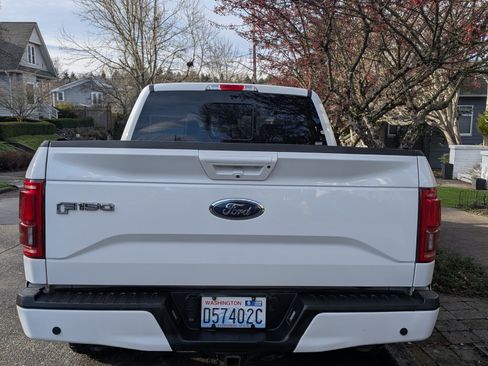 Used 2017 Ford F150 Lariat w/ Equipment Group 502A Luxury image 4