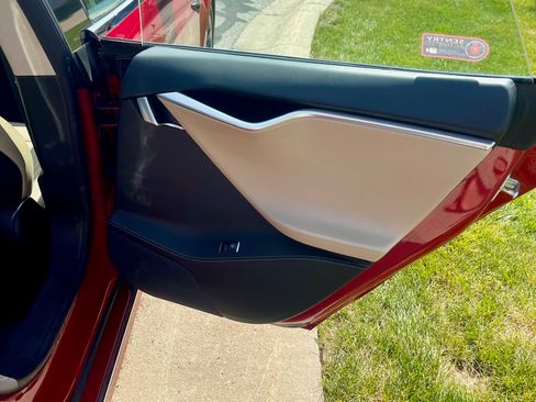 Used 2017 Tesla Model S 75D AWD/4WD image 28