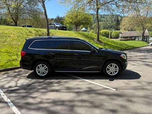 Used 2015 Mercedes-Benz GL 320 BlueTEC 4MATIC image 5
