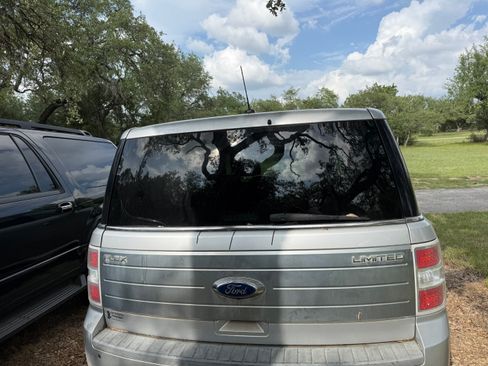 Used 2011 Ford Flex Limited FWD image 9