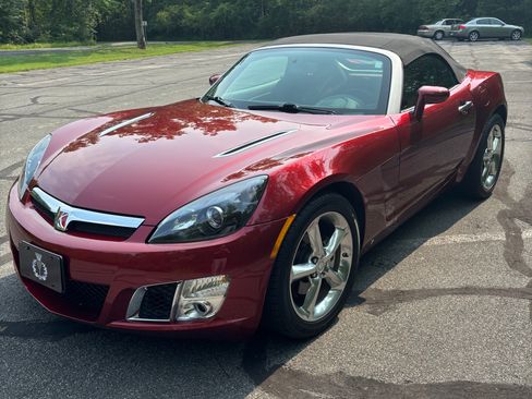 Used 2009 Saturn Sky Red Line RWD image 2