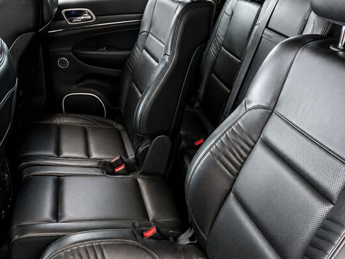 Used 2019 Jeep Grand Cherokee SRT AWD/4WD image 13