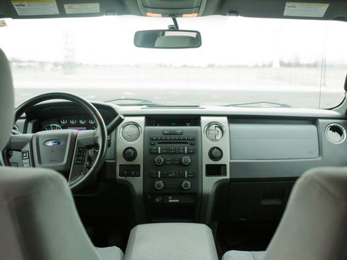 Used 2012 Ford F150 XLT w/ XLT Chrome Pkg image 6