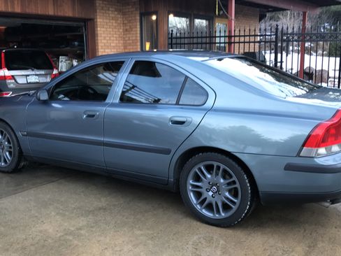 Used 2004 Volvo S60 2.4 FWD image 1