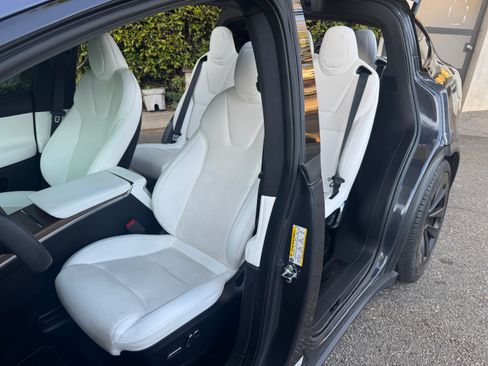 Used 2022 Tesla Model X AWD/4WD image 12