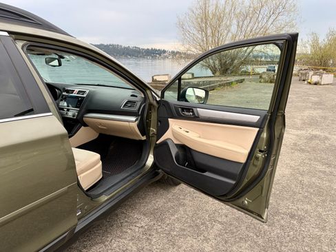 Used 2015 Subaru Outback 2.5i Premium image 6
