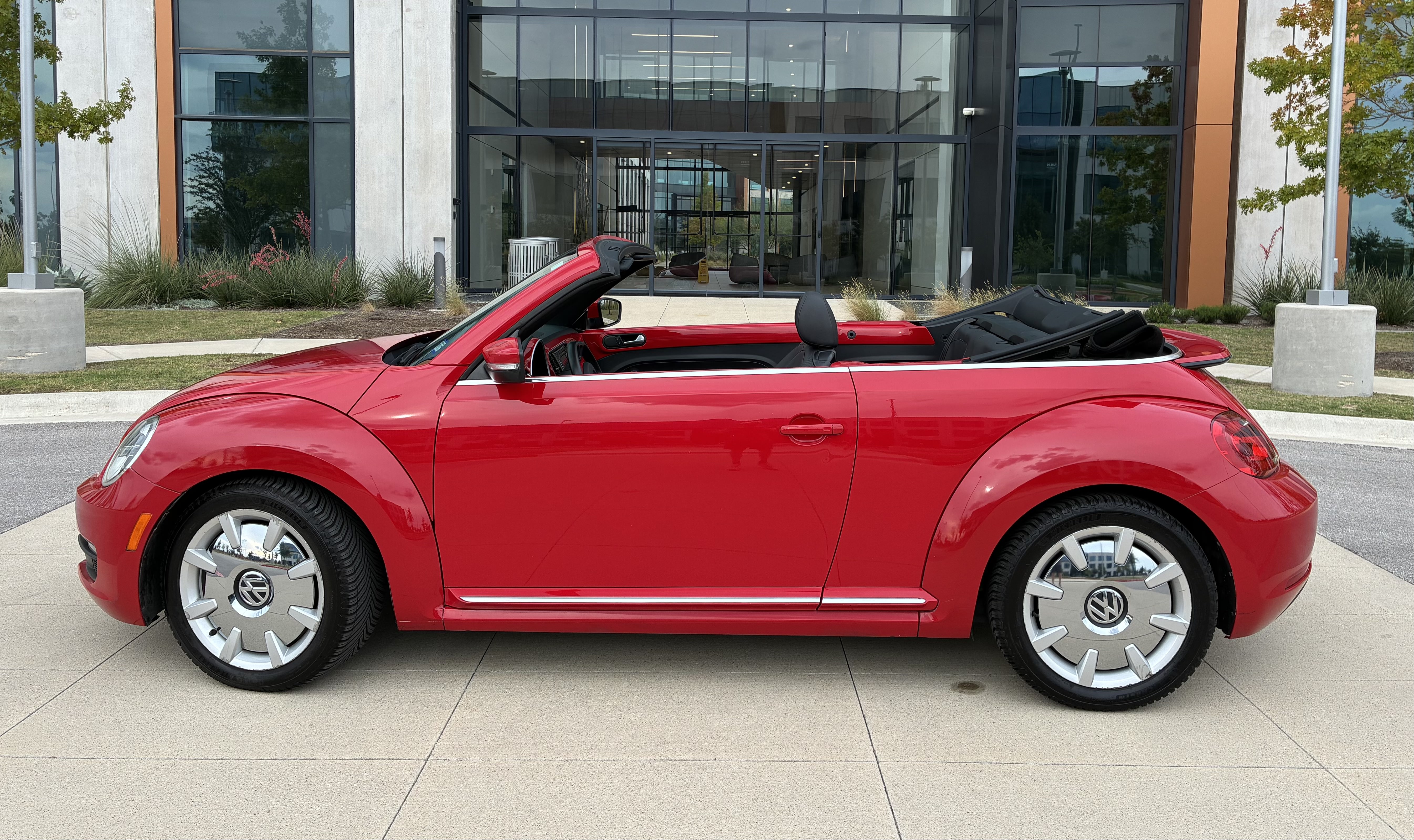 Used 2015 Volkswagen Beetle 1.8T FWD image 10