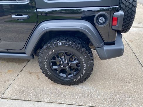 Used 2021 Jeep Wrangler Unlimited Sport image 11