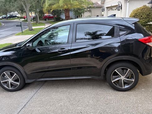 Used 2021 Honda HR-V EX image 2