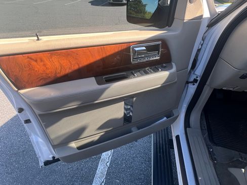 Used 2013 Lincoln Navigator 2WD w/ HD Trailer Tow Pkg image 14