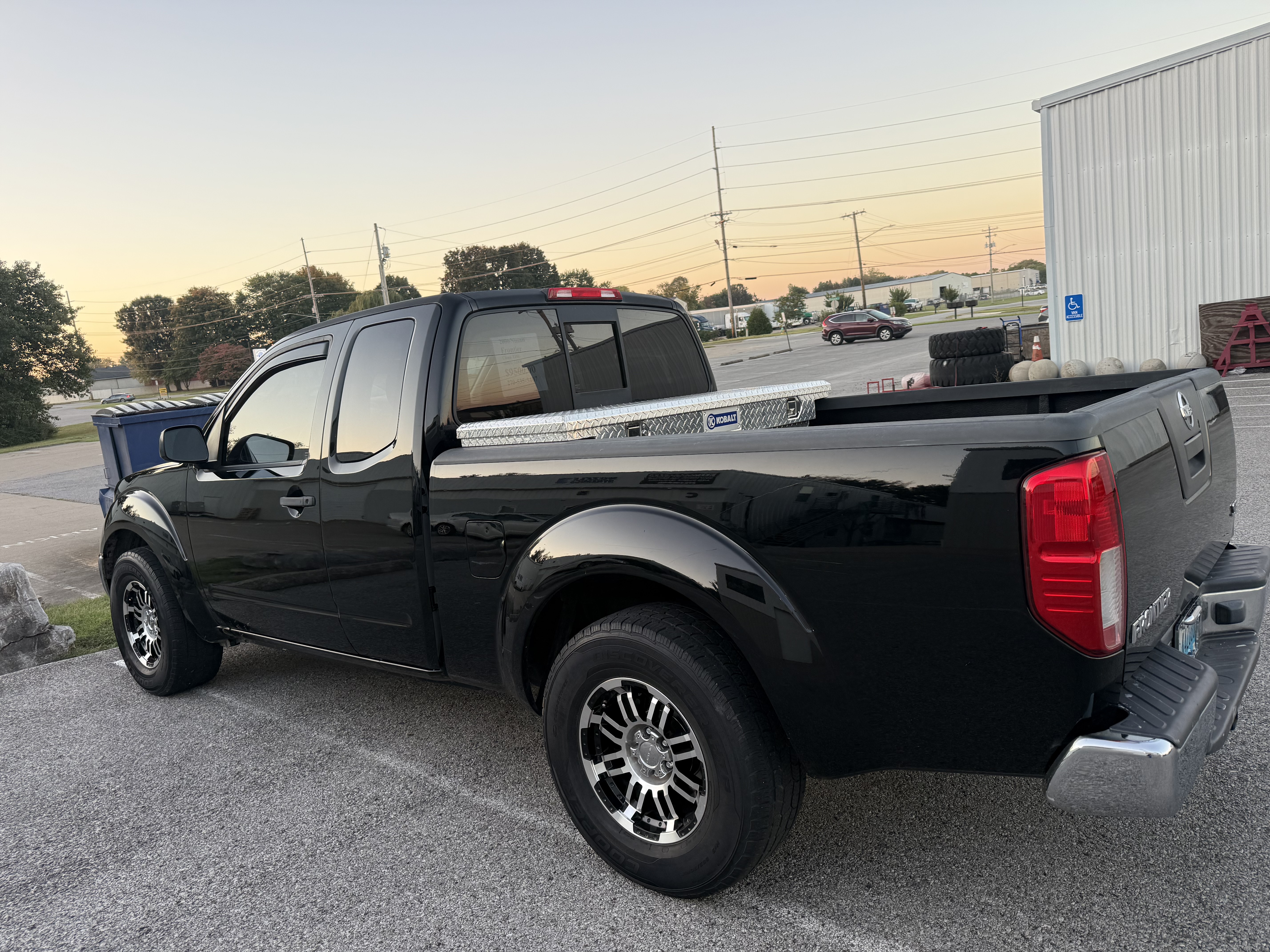 Used 2006 Nissan Frontier SE RWD image 8