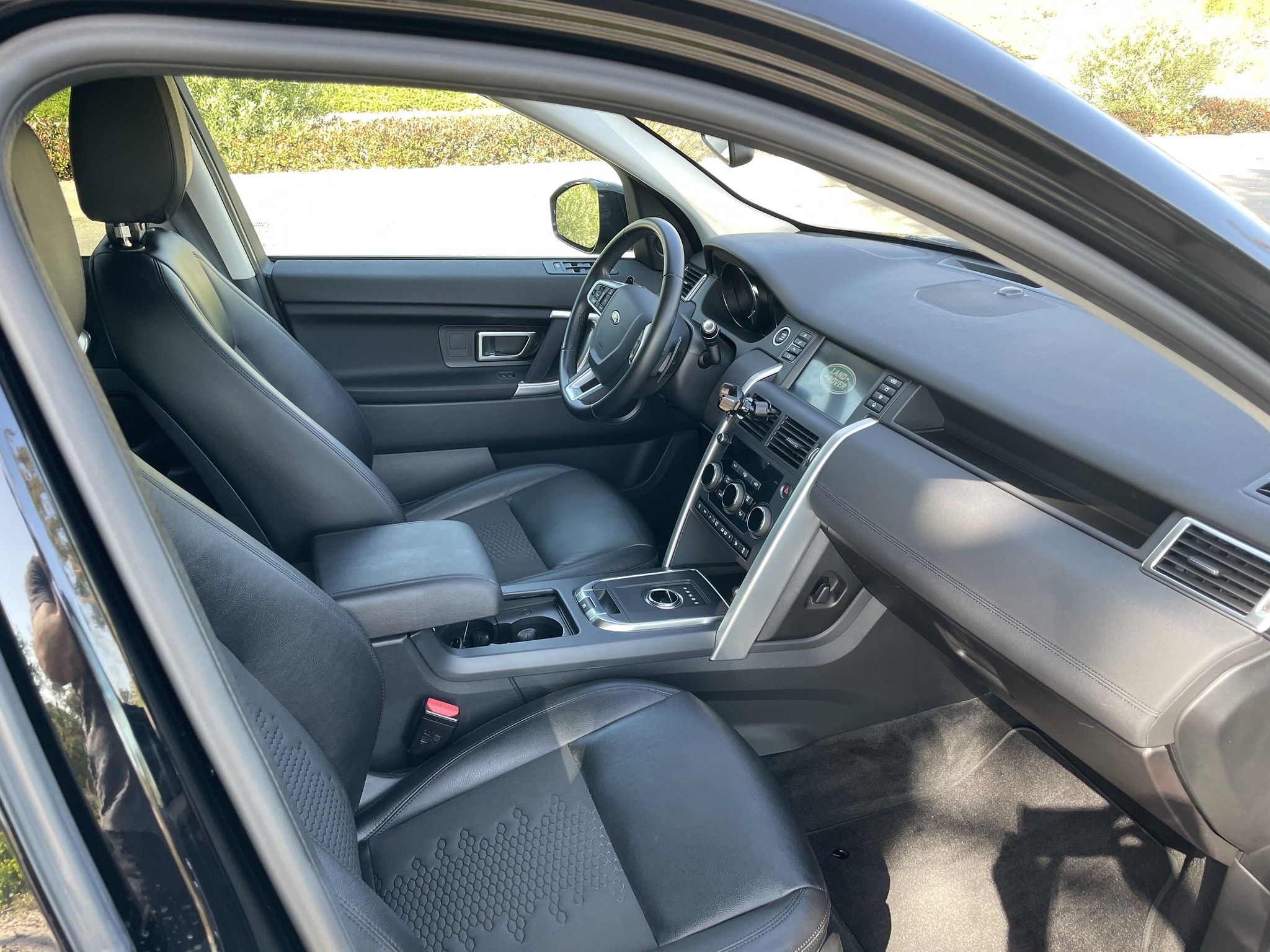 Used 2019 Land Rover Discovery Sport SE AWD/4WD image 17