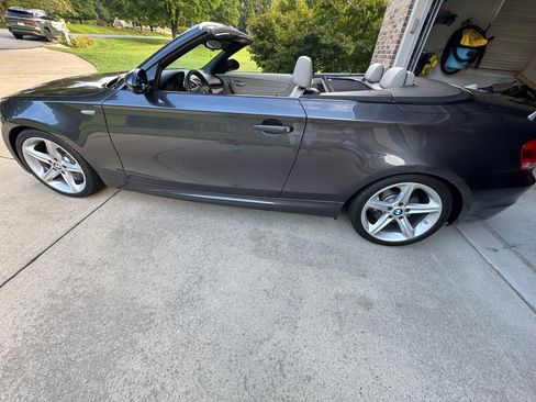 Used 2008 BMW 135i Convertible RWD image 12