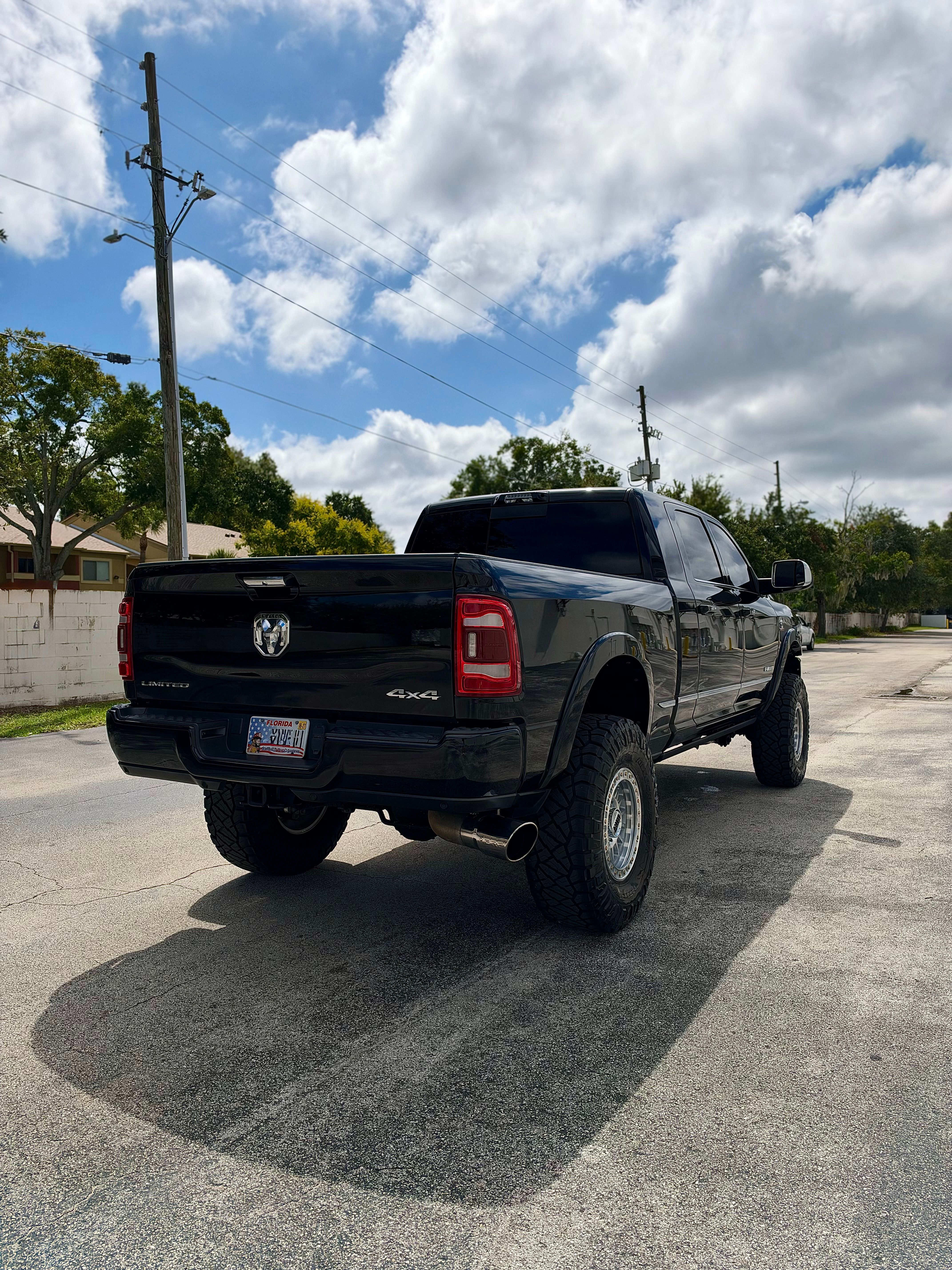 Used 2022 RAM 2500 Limited w/ Body Color Bumper Group AWD/4WD image 6