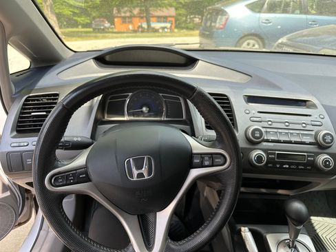 Used 2010 Honda Civic Hybrid Sedan image 9