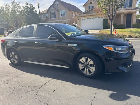 Used 2019 Kia Optima EX image 2