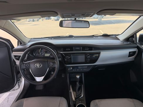 Used 2014 Toyota Corolla LE FWD image 10