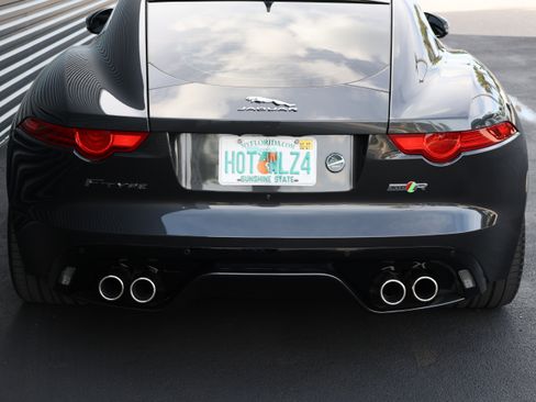 Used 2016 Jaguar F-TYPE R AWD/4WD image 9