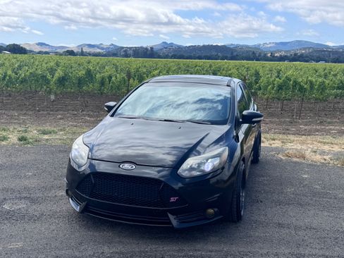 Used 2013 Ford Focus ST FWD image 12