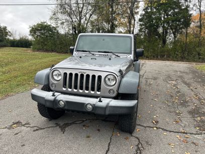 Used 2016 Jeep Wrangler Rubicon w/ Power Convenience Group