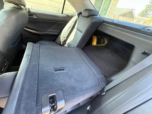 Used 2016 Lexus IS 200t image 10